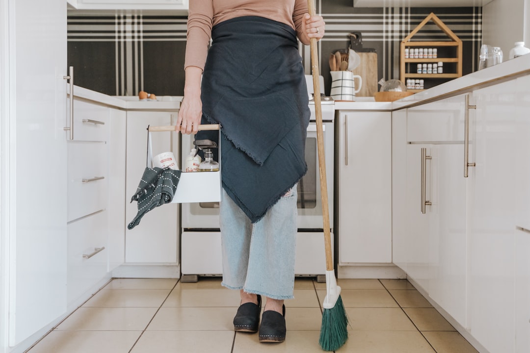 Zo houd je elke vloer schoon: handige tips voor elk materiaal